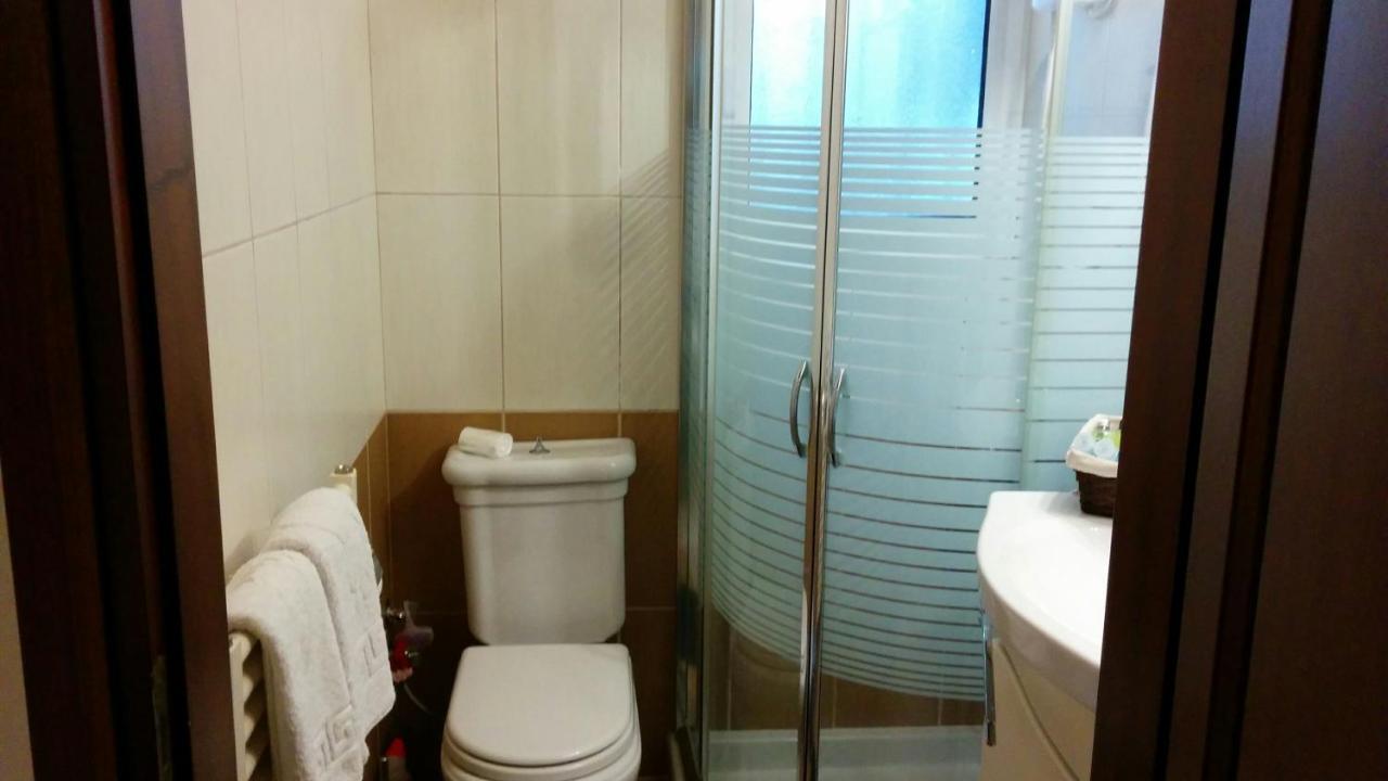 Lovely 2-Bedroom Apartment At Greek Riviera Vári Eksteriør billede