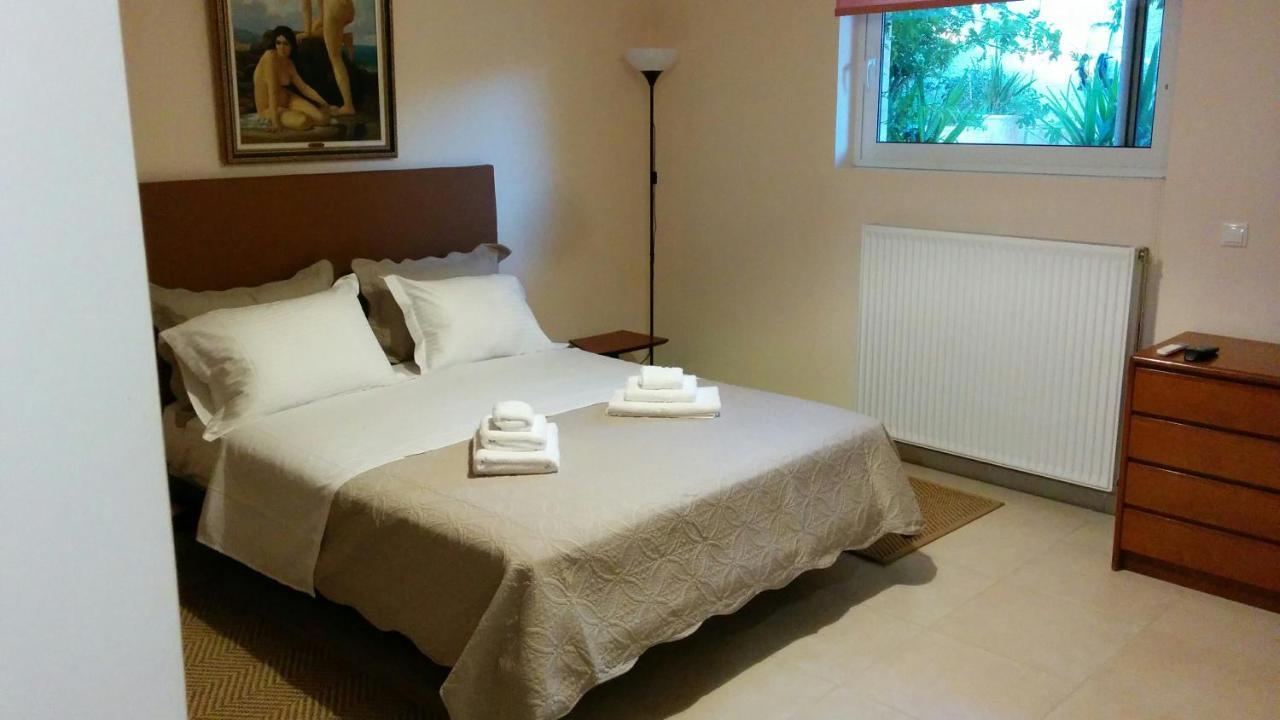 Lovely 2-Bedroom Apartment At Greek Riviera Vári Eksteriør billede